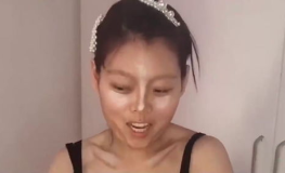 网红小姐姐露锁骨图片,瞬间成为焦点！